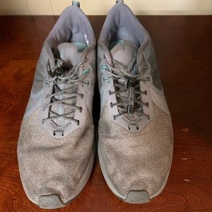 Nike Zoom strike 2 shield women’s running